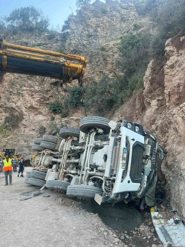 Marmaris’te beton mikseri devrildi: 1 yaralı
