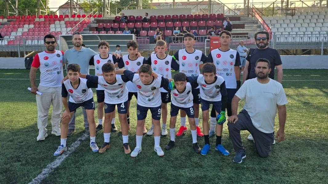 Marmaris’te Camiler Arası Futbol Coşkusu