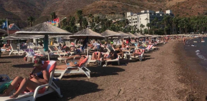 Marmaris&rsquo;te deniz, kum ve g&uuml;neş keyfi devam ediyor
