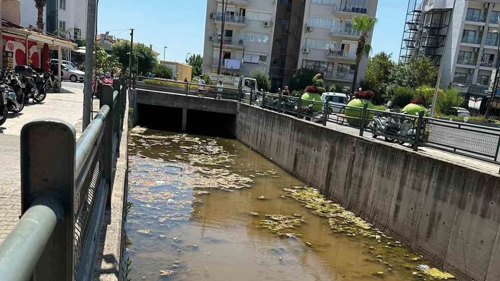 Marmaris'in Turistik İmajına Koku Darbesi