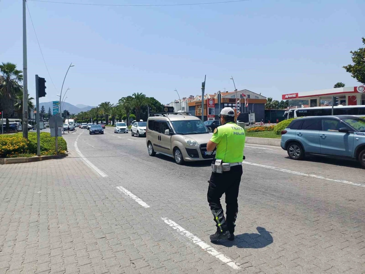 Marmaris’te tatilciler dönüş yolunda: Trafik yoğunluğu devam ediyor
