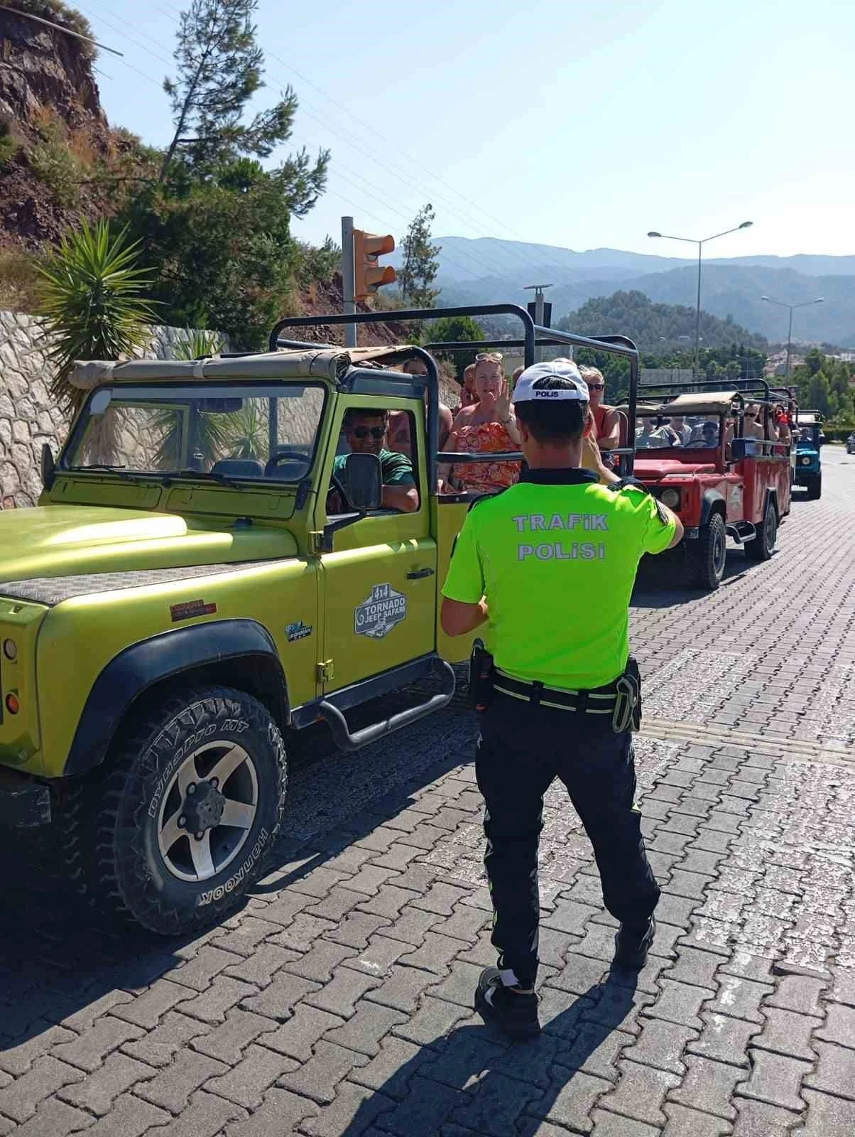 Marmaris’te trafik denetimleri aralıksız sürüyor
