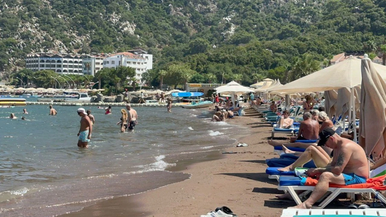 MARMARİS’TE YAZ DEVAM EDİYOR