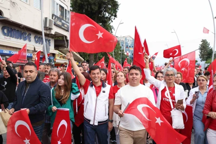 Marmaris&rsquo;teki 23 Nisan kortejinde 104. yıl coşkusu
