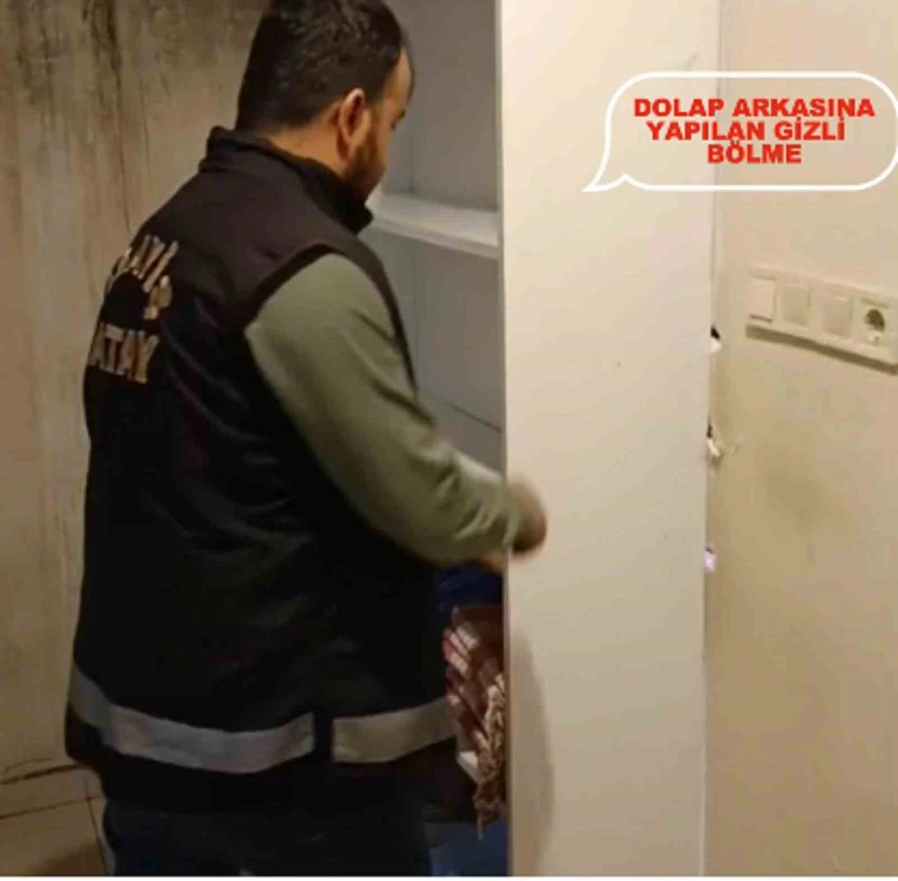 Masaj salonunda fuhşa sürüklenen 9 yabancı uyruklu kadın gizli bölmeden çıktı
