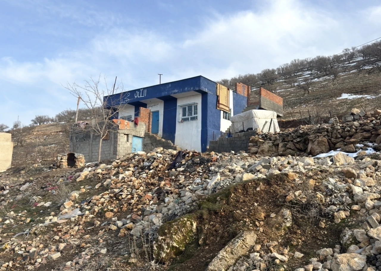 Mazıdağı&rsquo;nda 16 yaşındaki kızın &ouml;l&uuml;m&uuml;yle ilgili baba tutuklandı, ağabey serbest bırakıldı
