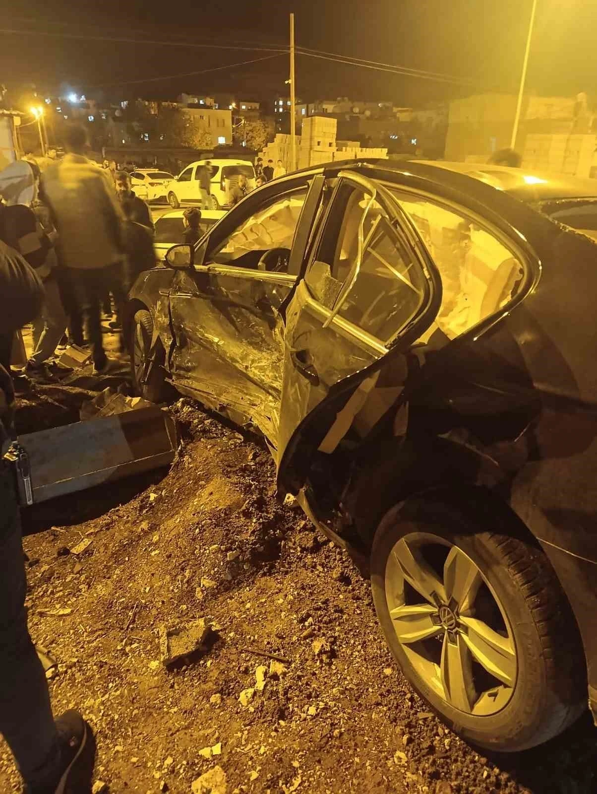 Mazıdağı’nda iki otomobil çarpıştı: 3 yaralı
