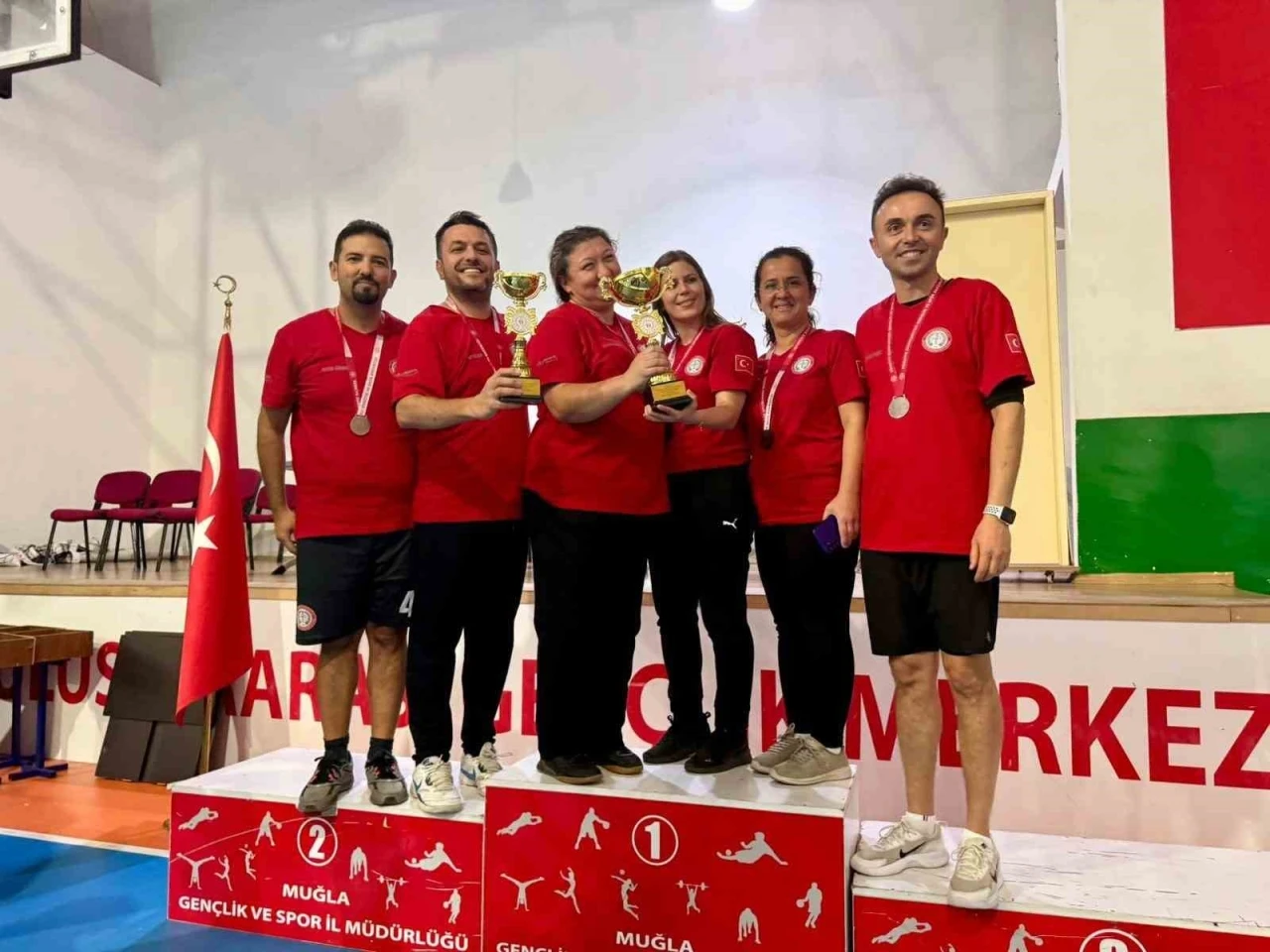 MEAH’tan masa tenisinde çifte başarı
