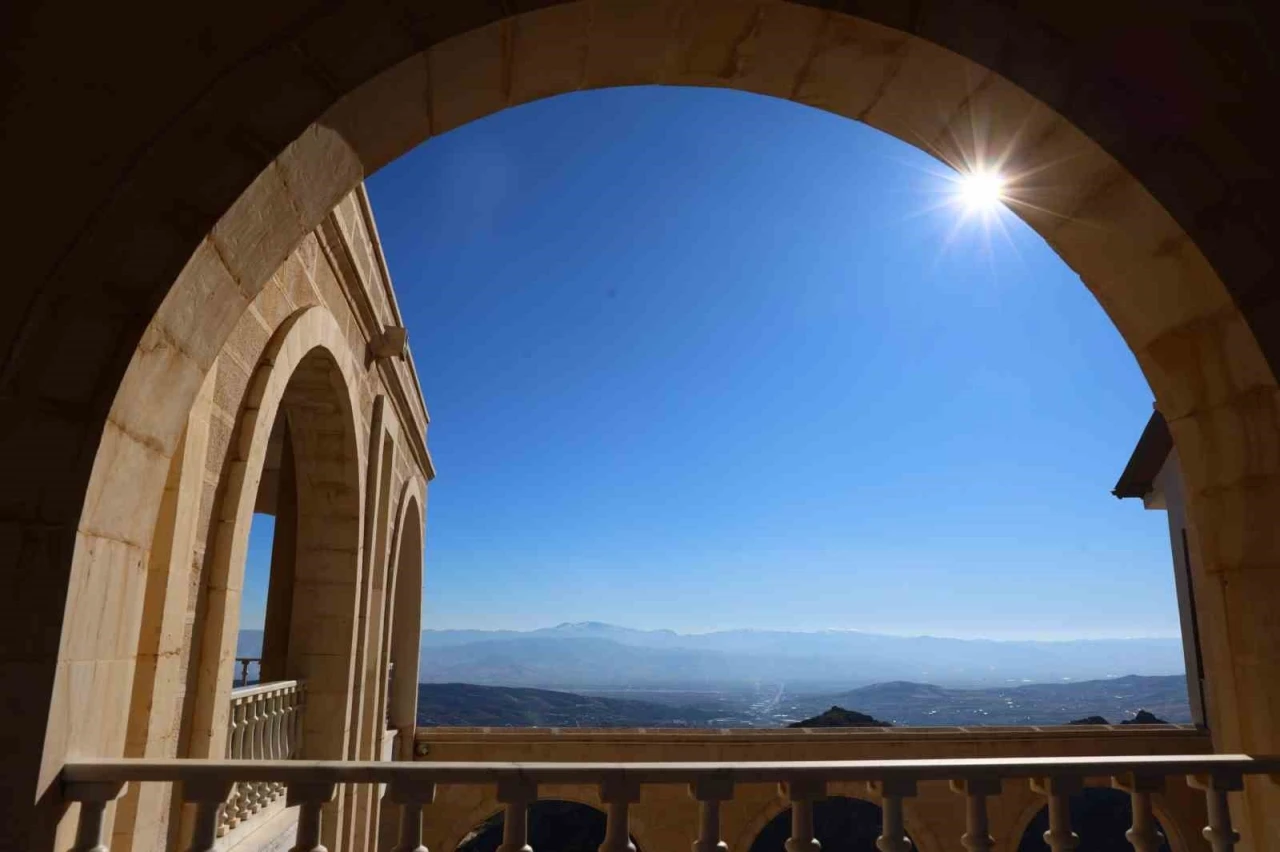 Medeniyetler beşiği Harput&rsquo;ta bahar havası
