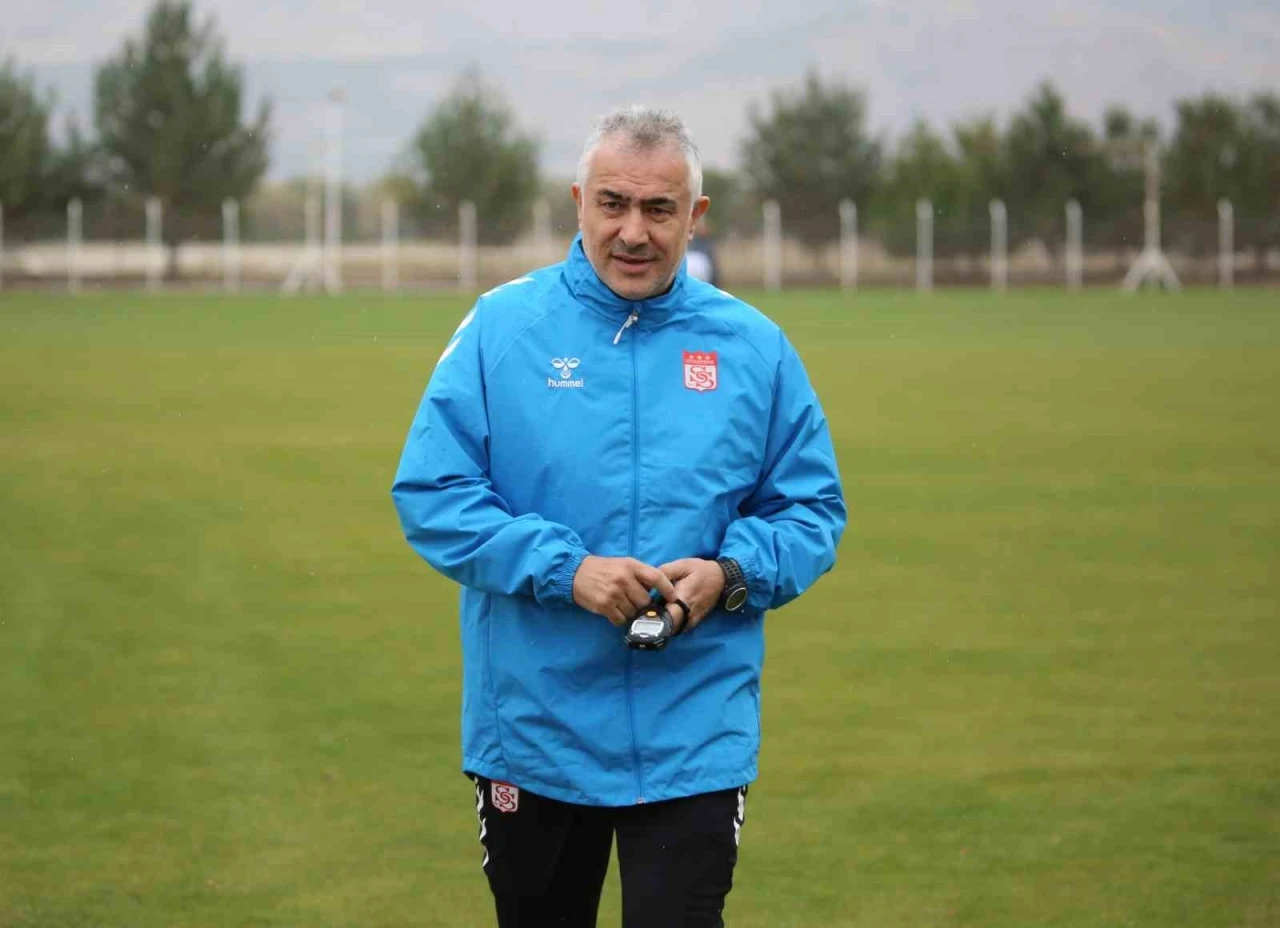 Mehmet Altıparmak: &quot;Manisa FK maçı final niteliğinde&quot;
