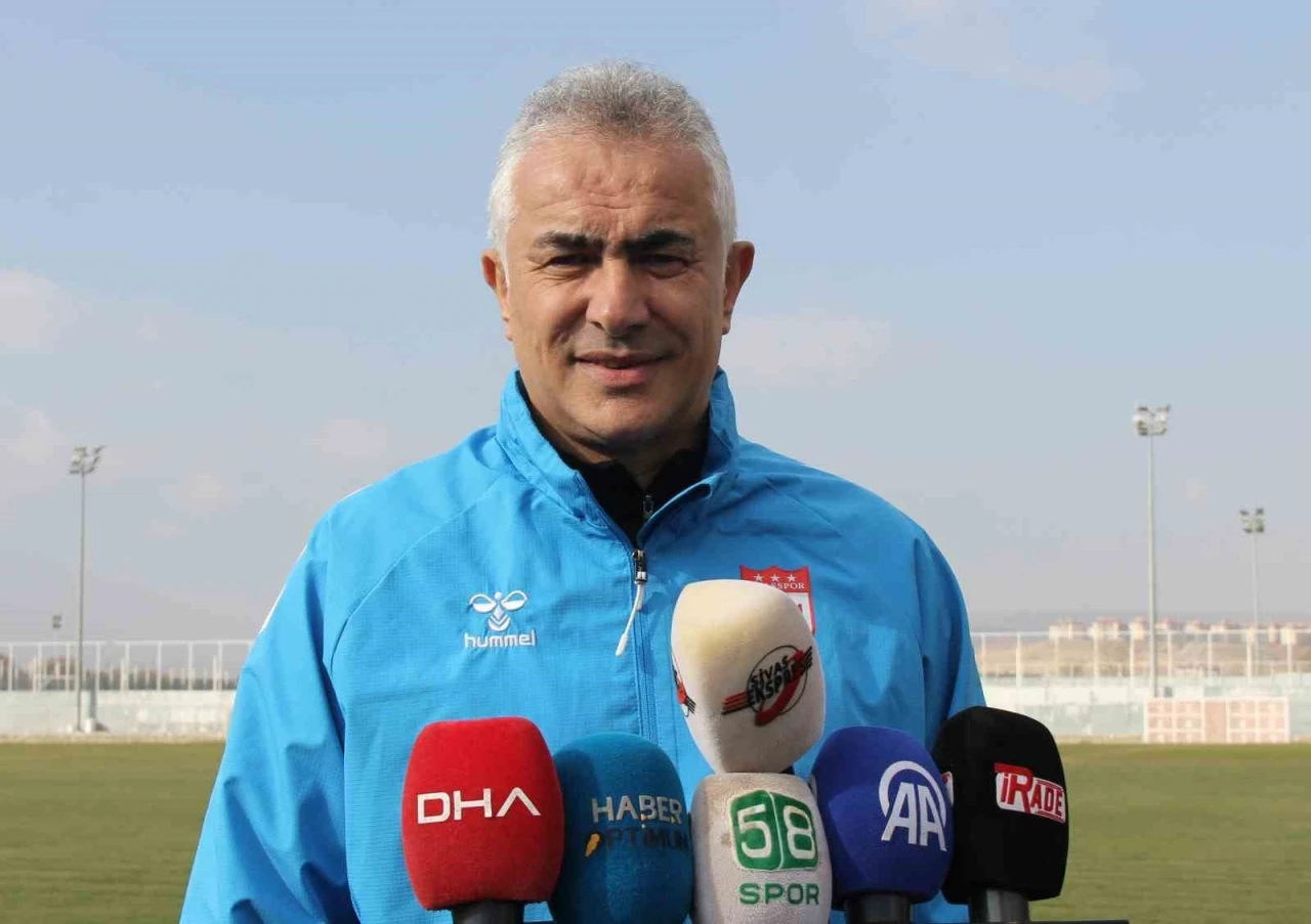 Mehmet Altıparmak: &quot;Sivasspor’un hedefi şampiyonluktur&quot;
