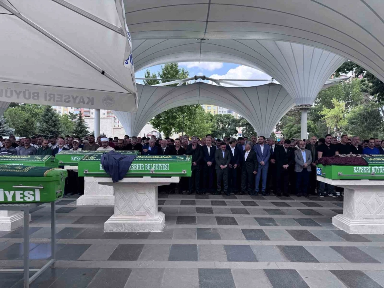 Mehmet Arar&rsquo;ın babası toprağa verildi

