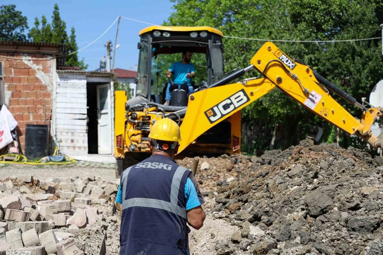 Mekece Mahallesi’nin 2 bin metrelik içme suyu hattı yenileniyor
