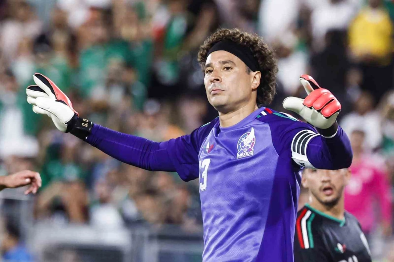 Meksikalı kaleci Ochoa, D&uuml;nya Kupası&rsquo;nın ardından futbolu bırakacağını a&ccedil;ıkladı

