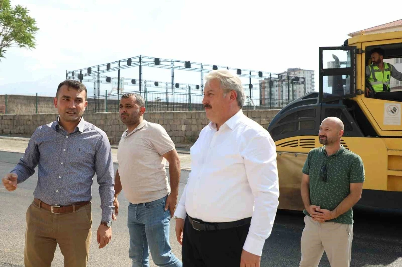 Melikgazi asfalt yatırımıyla mahallelere değer katmaya devam ediyor
