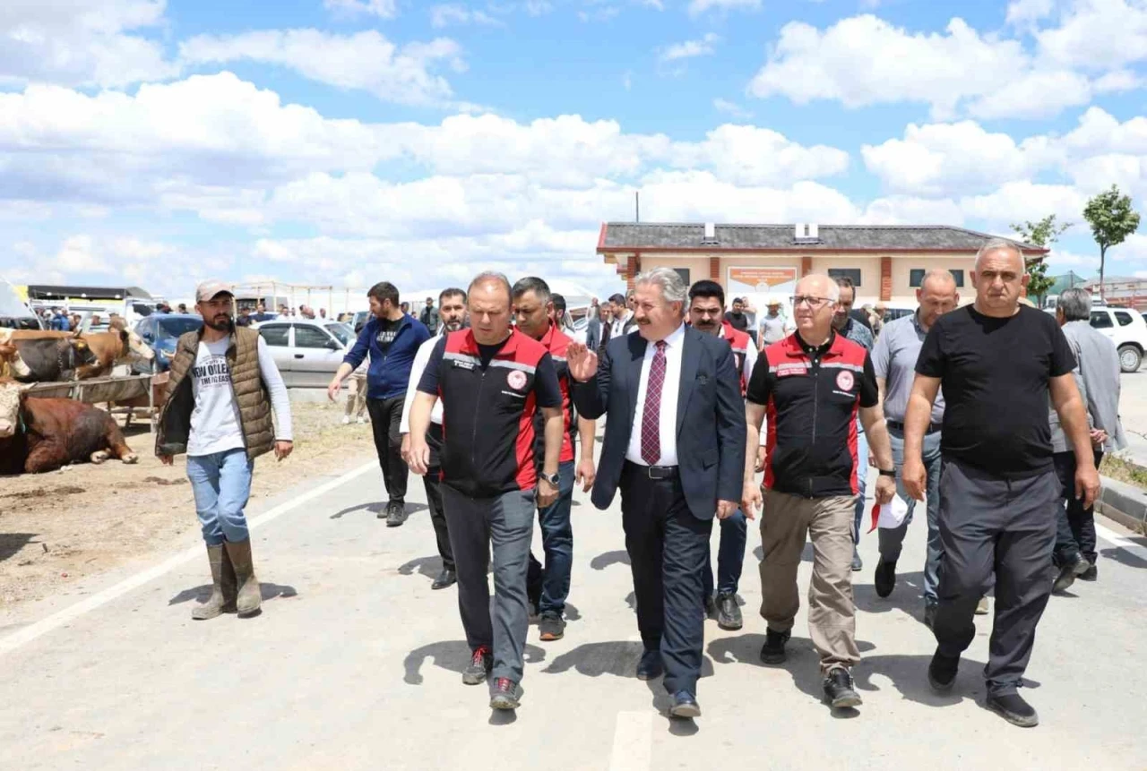 Melikgazi’de Kurban Pazar Yerleri hazır
