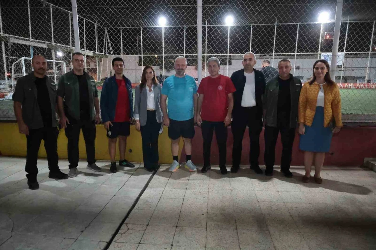 Menemen’de gençler sahada buluştu
