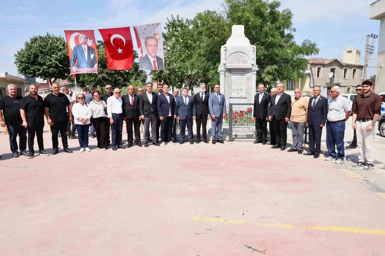 Menemenliler Şehit Kemal Bey&rsquo;i unutmadı
