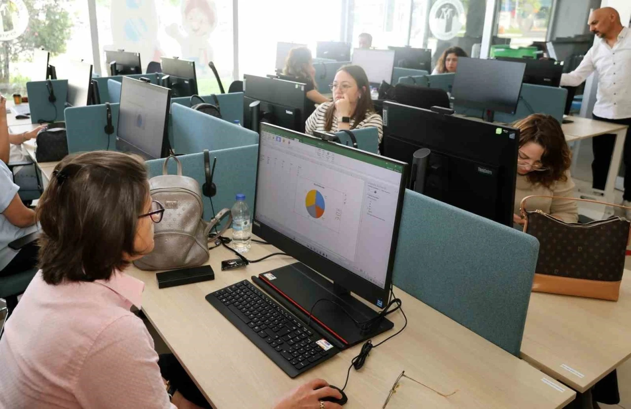 Menteşe Belediyesi personeline Temel Ofis programları eğitimi
