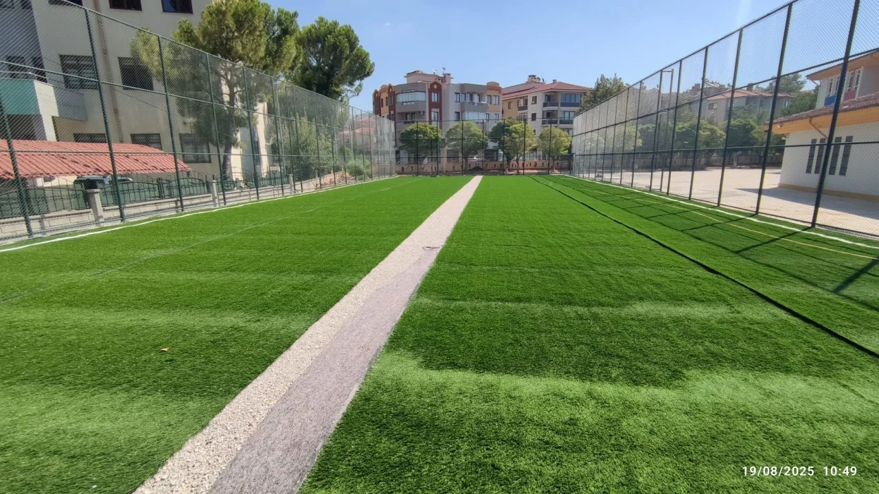 MENTEŞE'DEKİ GENÇLERE YENİ SPOR ALANLARI GELİYOR