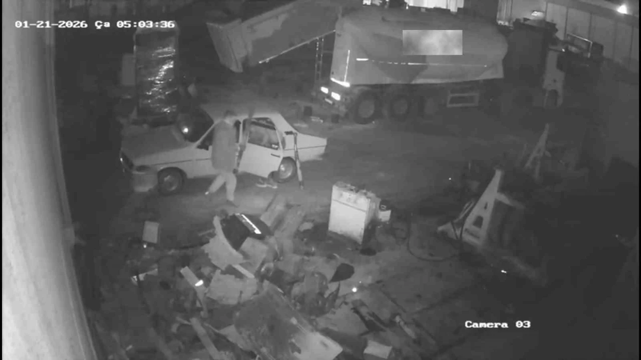 Menteşe&rsquo;de sanayiden hurda &ccedil;alan hırsızlık ş&uuml;phelileri Balıkesir&rsquo;de yakalandı
