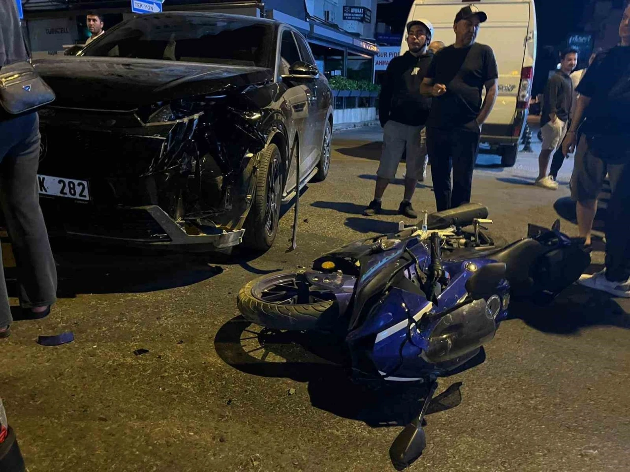 Menteşe&rsquo;de ters y&ouml;nden &ccedil;ıkan otomobil kazaya neden oldu
