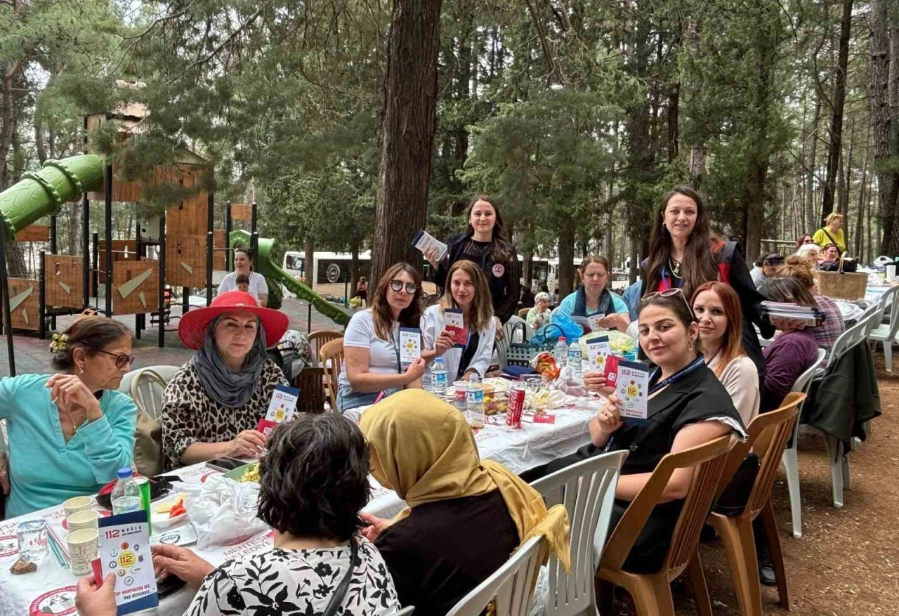 Menteşe’deki piknik etkinliğinde vatandaşlar bilgilendirildi
