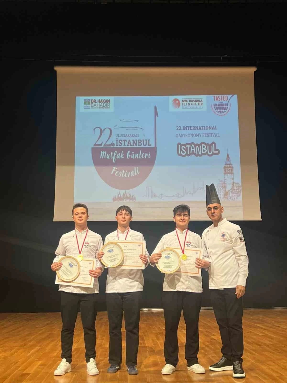 Menteşe&rsquo;nin gen&ccedil; şeflerinden madalya yağmuru
