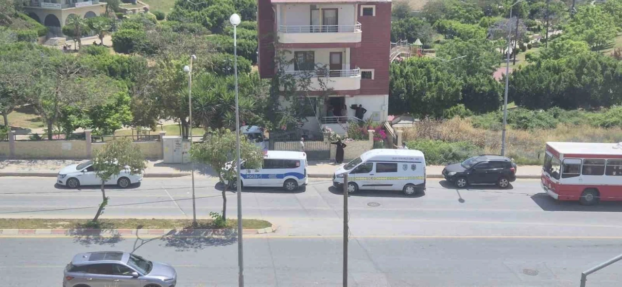 Merdivenden d&uuml;şen yaşlı adam hayatını kaybetti
