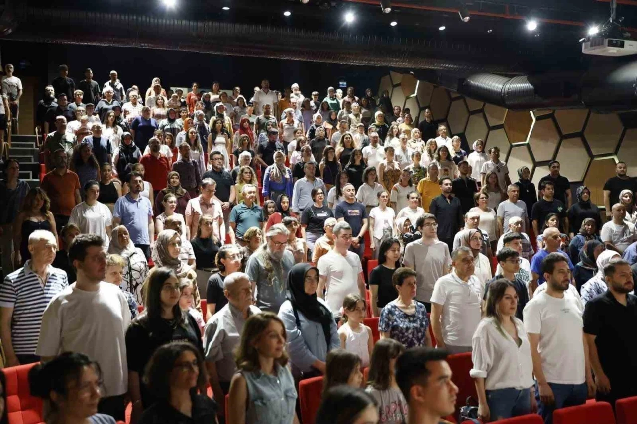 Merkezefendi Belediyesi Kent Tiyatrosu&rsquo;nda yılsonu heyecanı
