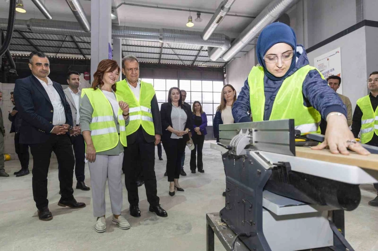 Mersin B&uuml;y&uuml;kşehir Belediyesi, sosyal belediyecilikte &ouml;rnek oldu
