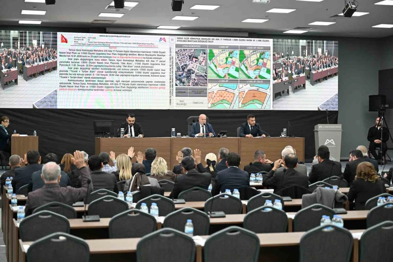 Mersin B&uuml;y&uuml;kşehir Meclisinde 2,5 milyar TL&rsquo;lik bor&ccedil;lanma tartışıldı
