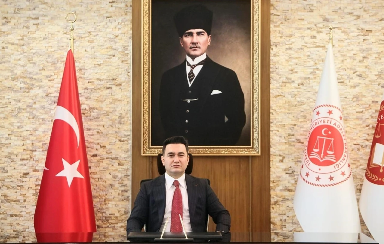 Mersin Cumhuriyet Başsavcısı Yasin Emre g&ouml;revine başladı
