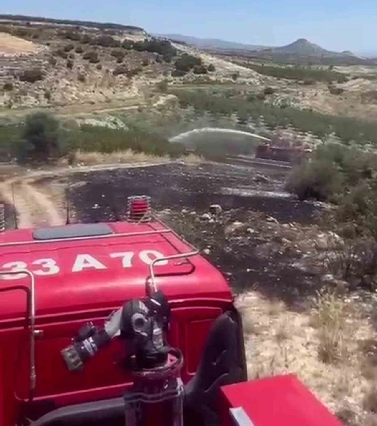 Mersin&rsquo;de 6 dekar bah&ccedil;e yangında zarar g&ouml;rd&uuml;
