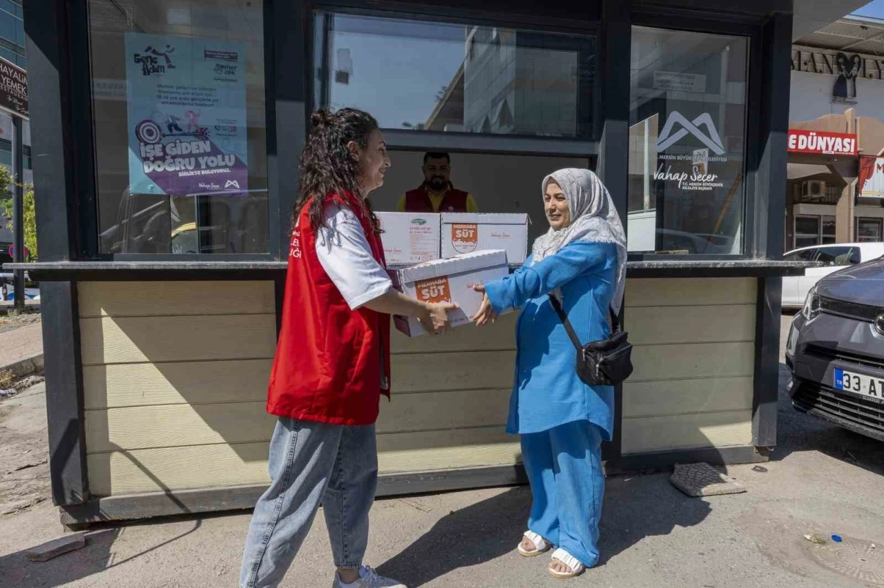 Mersin&rsquo;de anne adaylarına hamilelik boyunca s&uuml;t desteği

