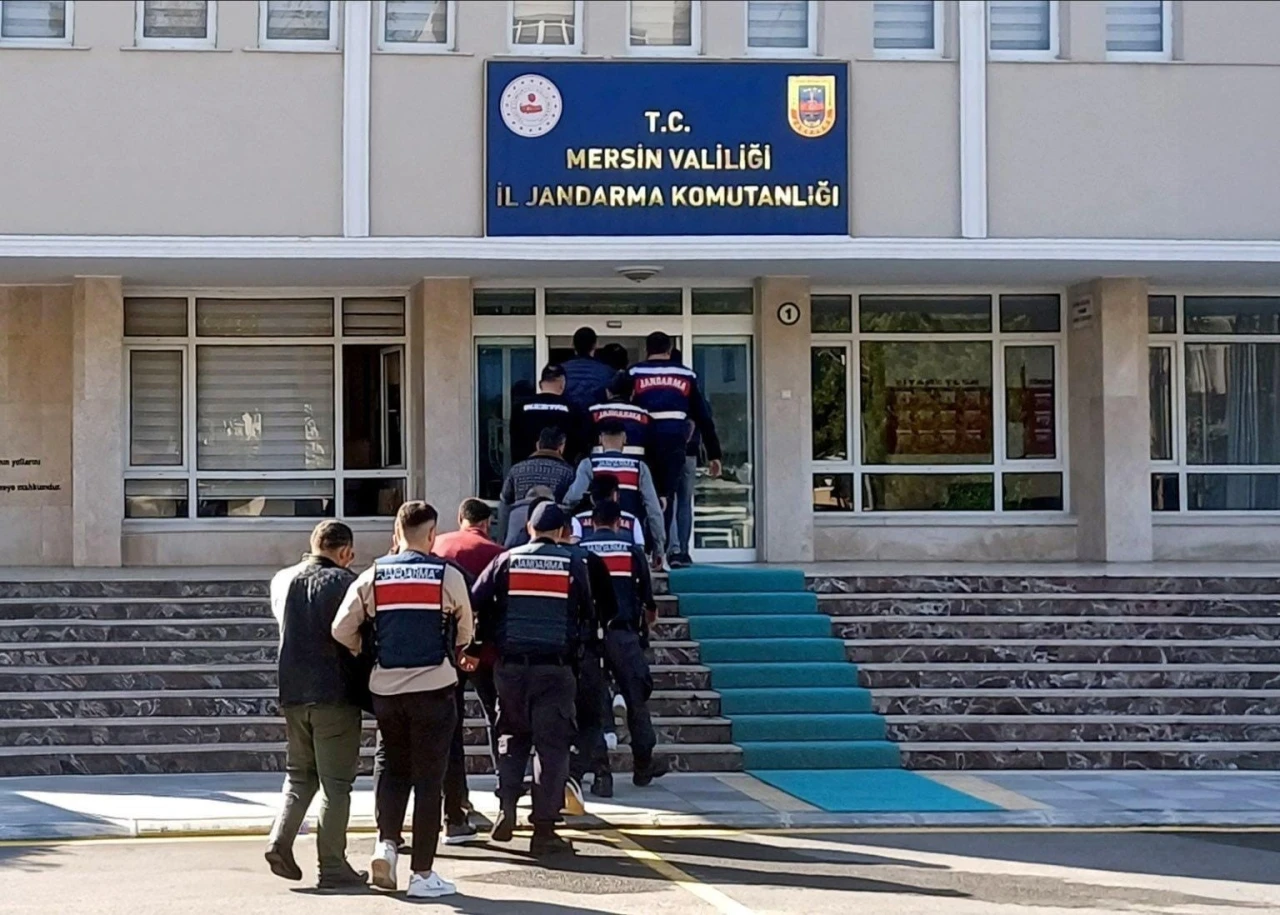 Mersin&rsquo;de aranan 42 şahıs yakalandı
