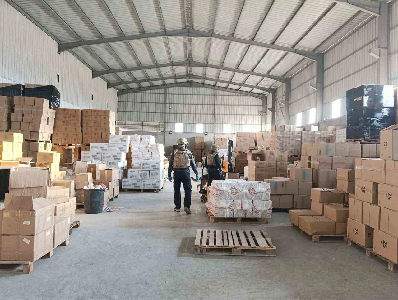 Mersin&rsquo;de binlerce adet patlayıcı ele ge&ccedil;irildi: 1 tutuklama
