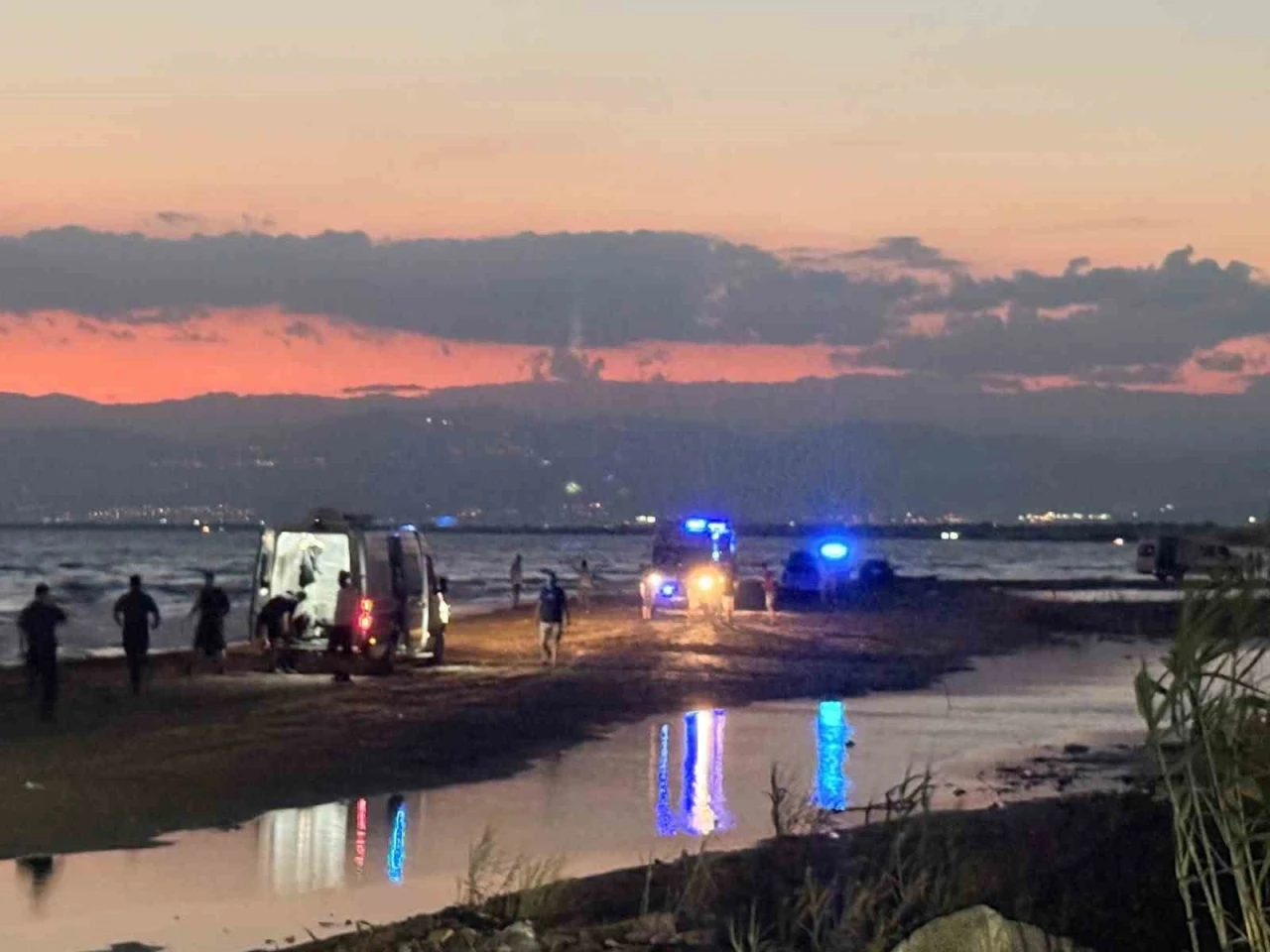 Mersin&rsquo;de feci olay: Denize giren 3 kişinin cansız bedeni bulundu, 1&rsquo;i kayıp
