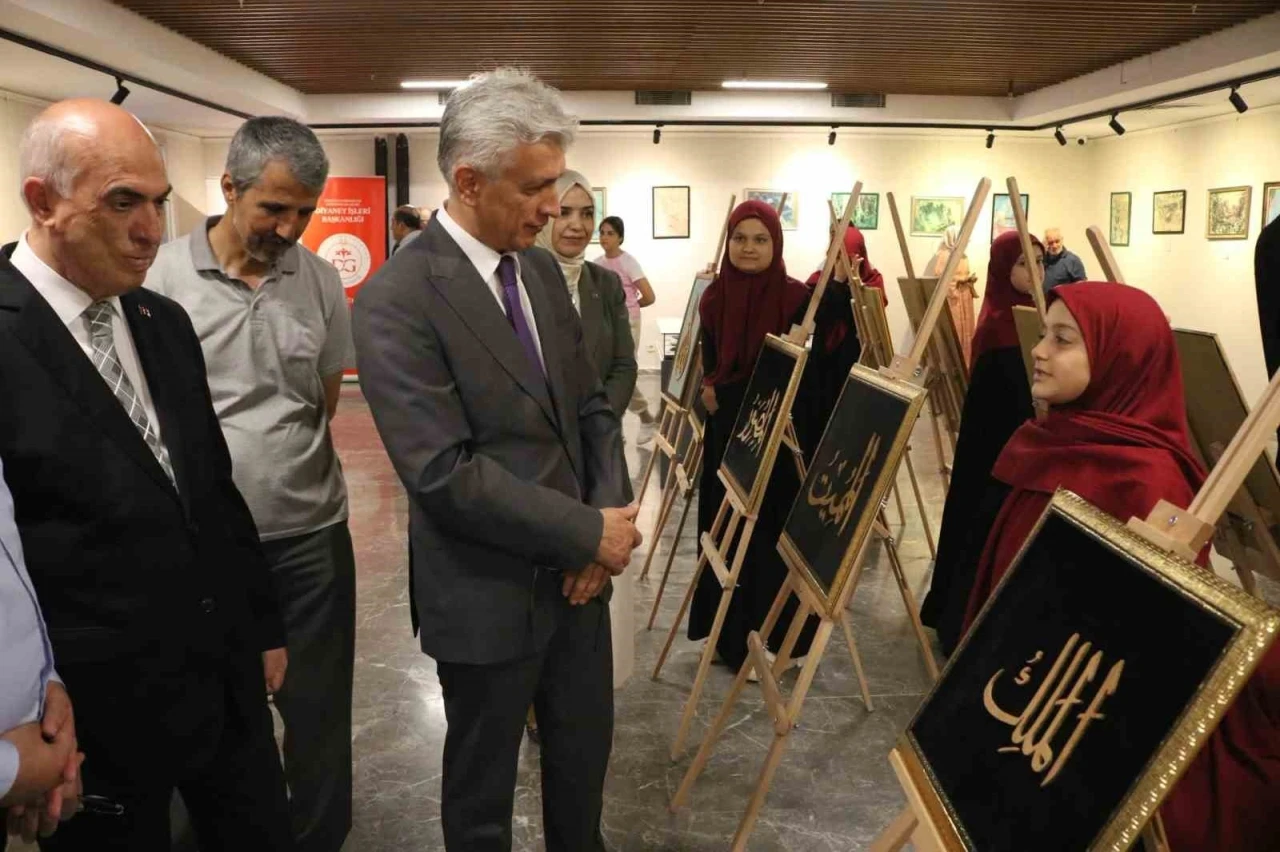 Mersin&rsquo;de Hz. Peygamber&rsquo;in 1500. doğum yılına &ouml;zel &rsquo;Mucize&rsquo; sergisi a&ccedil;ıldı
