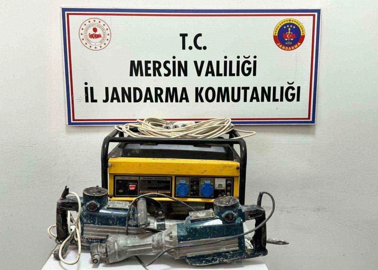 Mersin’de kaçak kazı yapan 4 şüpheli yakalandı