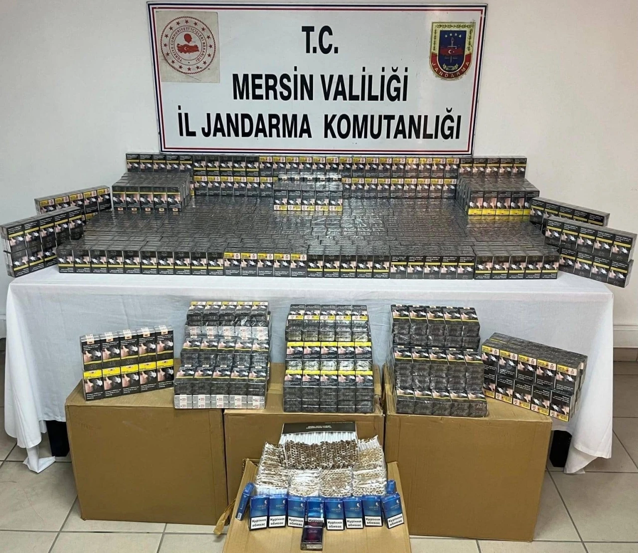 Mersin&rsquo;de ka&ccedil;ak makaron operasyonu: 2 g&ouml;zaltı
