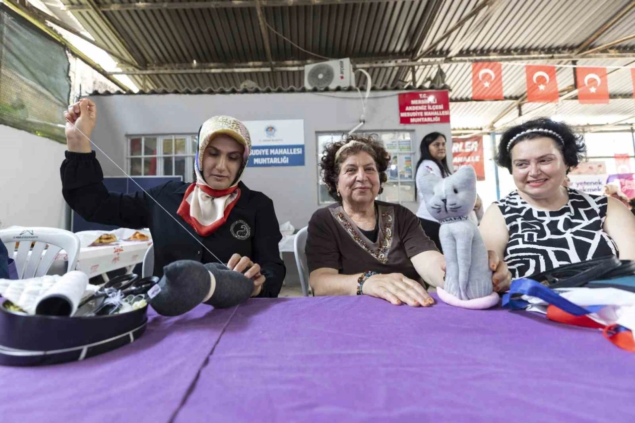 Mersin’de kadınlar ’Evimiz Atölye’ ile üretiyor
