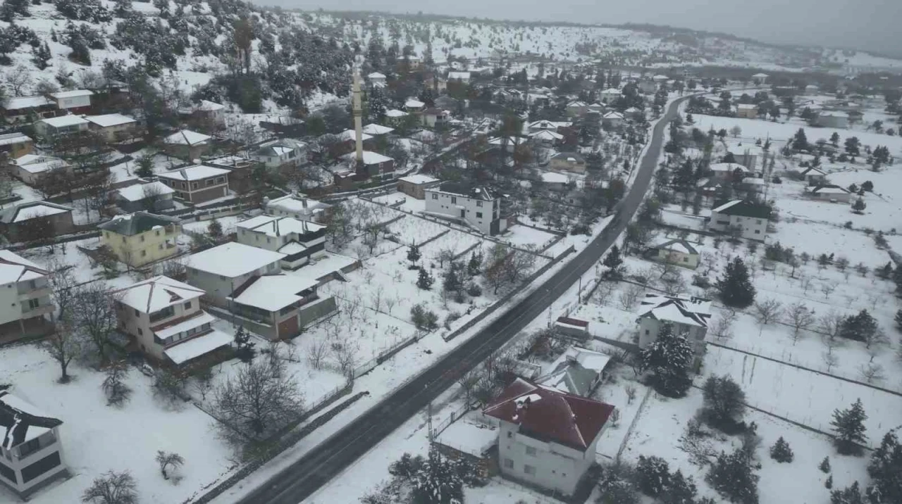 Mersin&rsquo;de kar g&uuml;zelliği dronla g&ouml;r&uuml;nt&uuml;lendi

