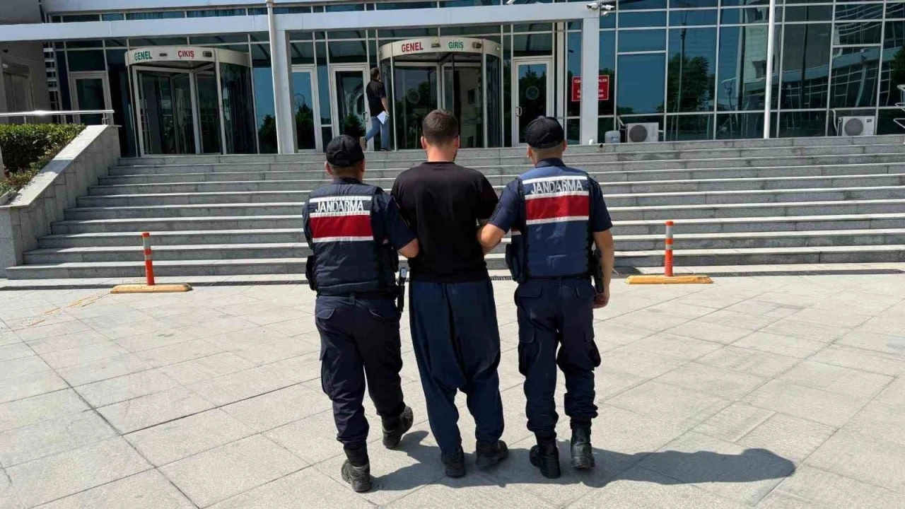 Mersin’de kasten orman yangını çıkaran şüpheli jandarma ekiplerince yakalandı

