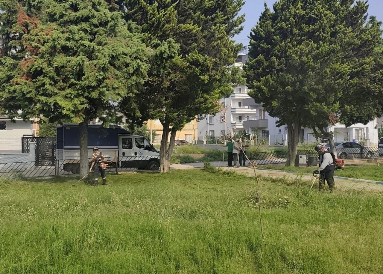 Mersin&rsquo;de parklar kapsamlı bakımdan ge&ccedil;iyor
