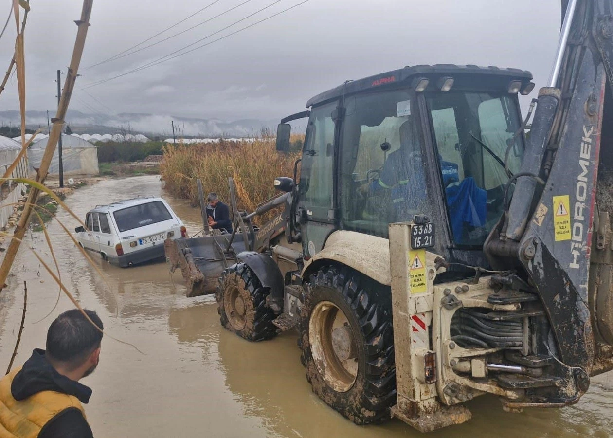 Mersin&rsquo;de selin yaraları sarılıyor
