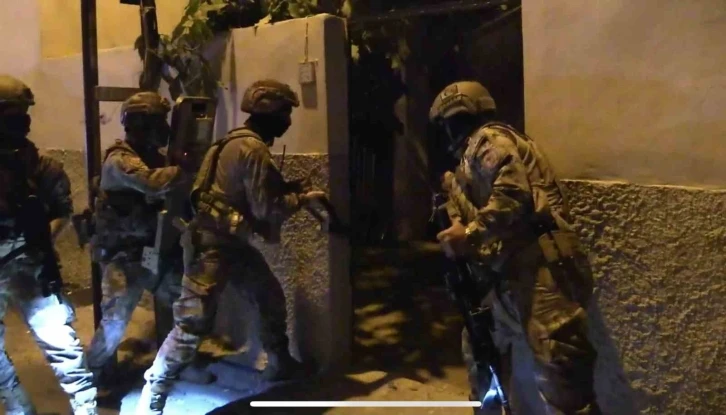 Mersin’de silah kaçakçılarına çifte operasyon
