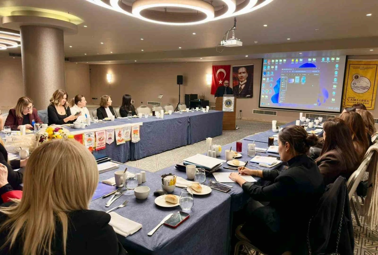 Mersin&rsquo;de s&uuml;rd&uuml;r&uuml;lebilir istihdam i&ccedil;in Kariyer Merkezi-STK buluşması
