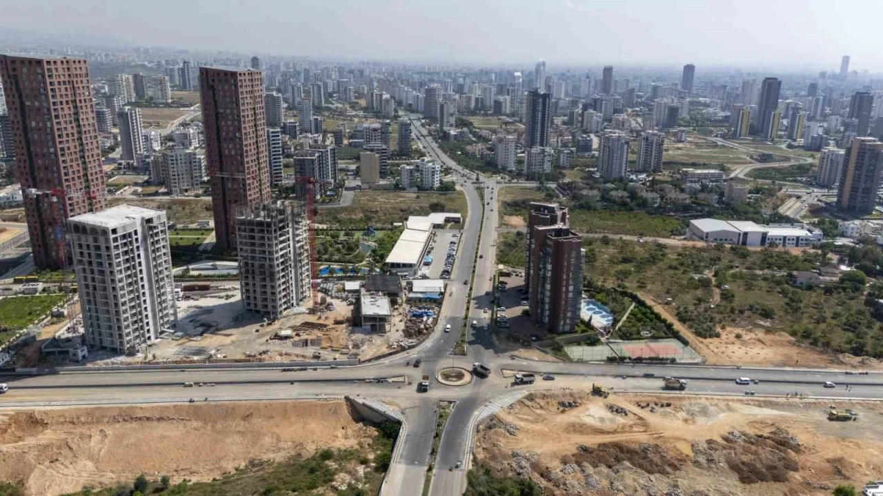 Mersin’de trafiği rahatlatacak yol çalışmaları sürüyor
