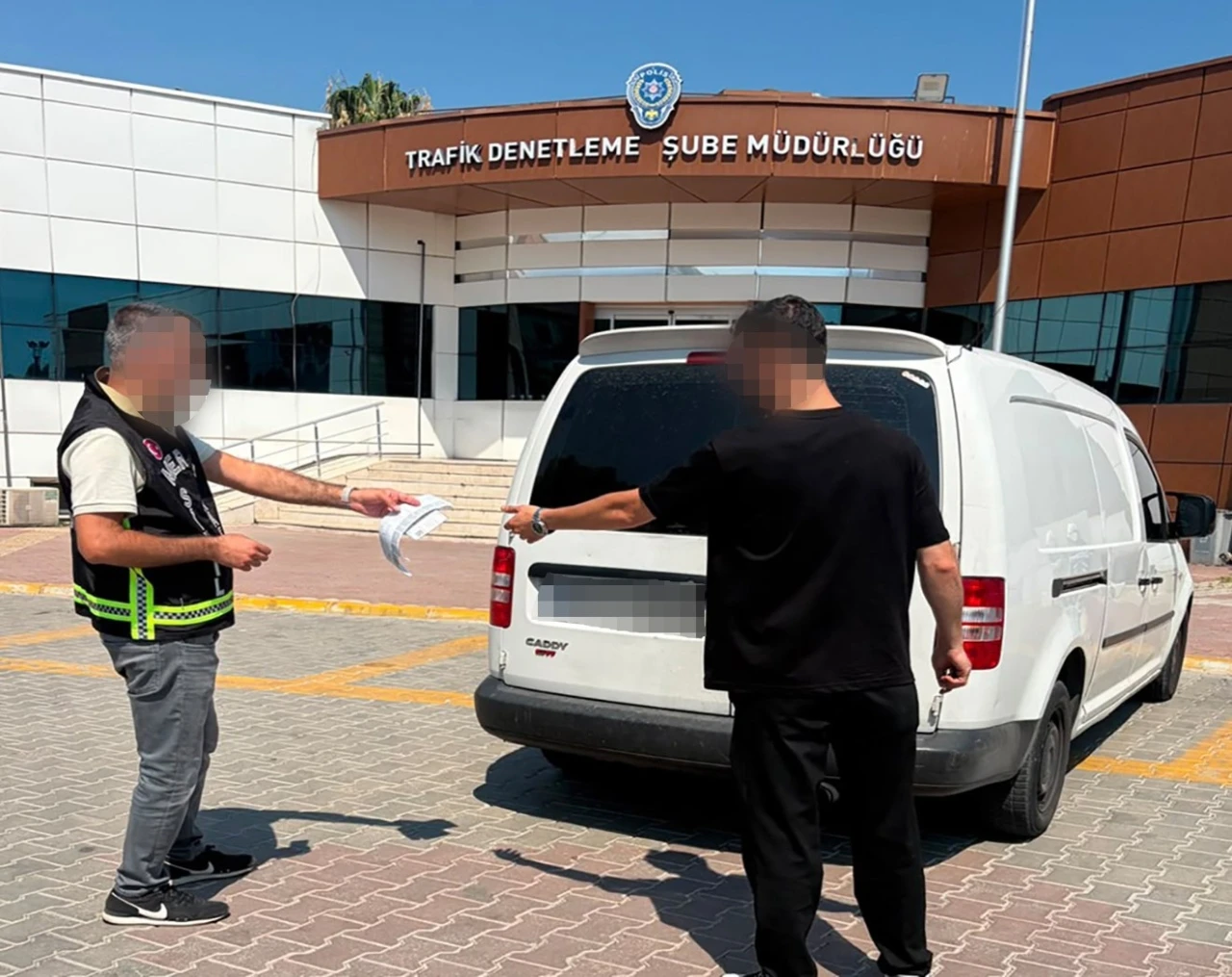 Mersin&rsquo;de trafikte kavga eden iki s&uuml;r&uuml;c&uuml;ye 362 bin lira ceza
